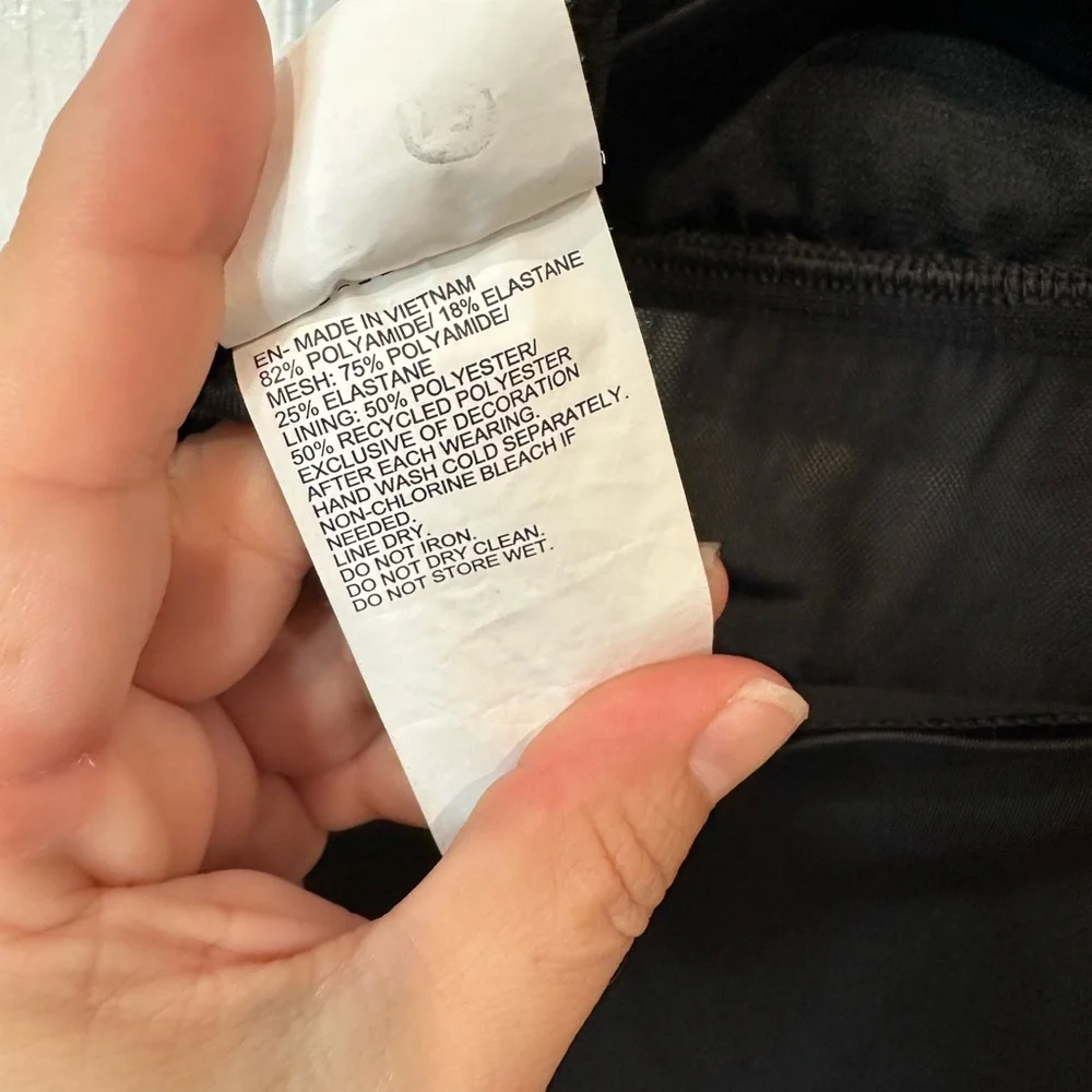 Like New Nike Sport Tank w Built in Bra Size Small. Black w Sheer Front Sections - Picture 10 of 13